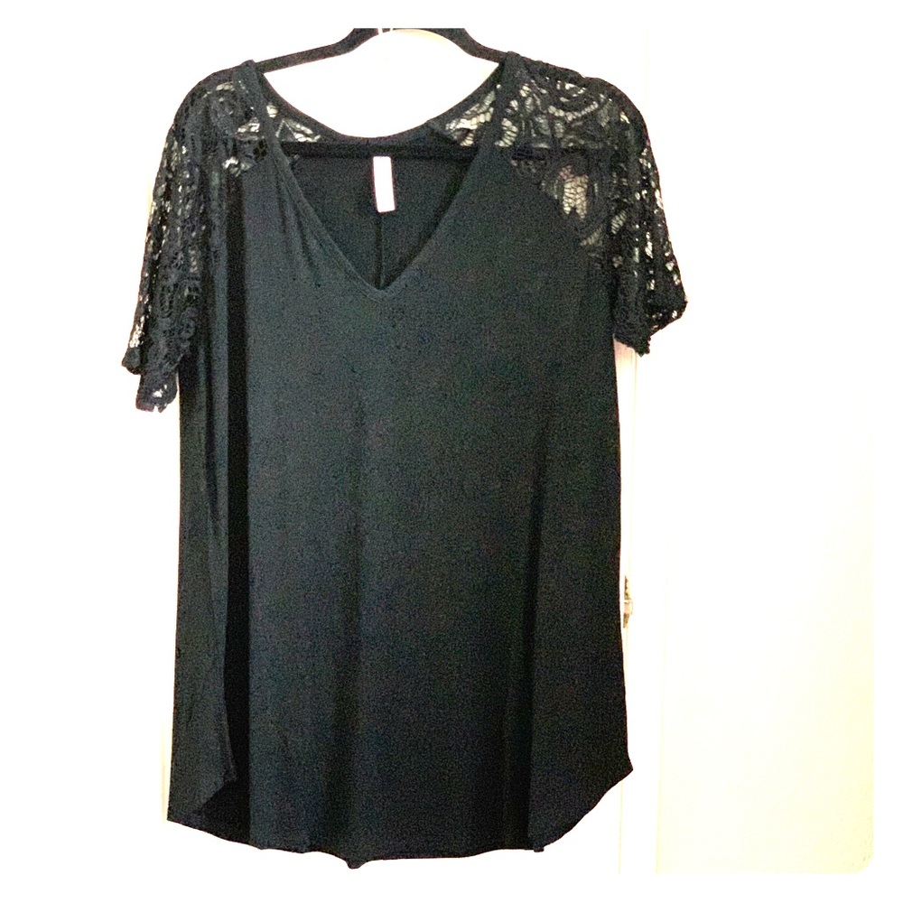Ladies 1X tops